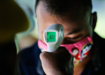 即日起凡入境大马须自费检测病毒！