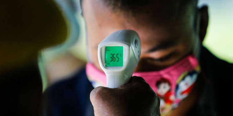 即日起凡入境大马须自费检测病毒！