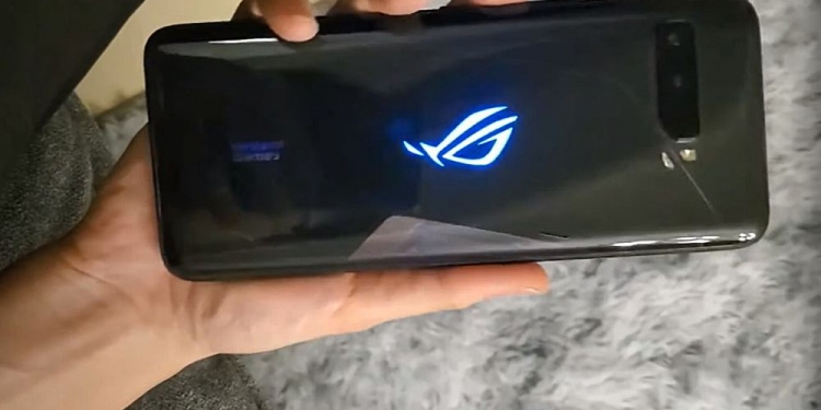 ROG Phone III 影片曝光!华硕最新游戏手机再与腾讯合作