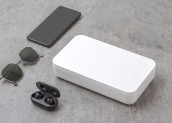 三星紫外线消毒器： 可杀死99%细菌及支持无线充电