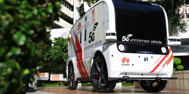 华为与泰国医院携手 推5G无人驾驶汽车抗疫