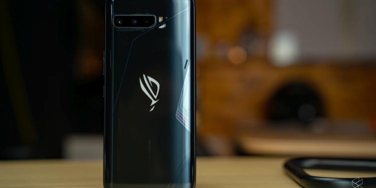 华硕ROG Phone 3隐藏模式曝光！可设置160Hz刷新率