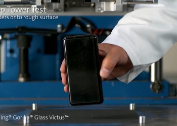 康宁推出大猩猩玻璃Victus！2公尺摔下手机完好无损