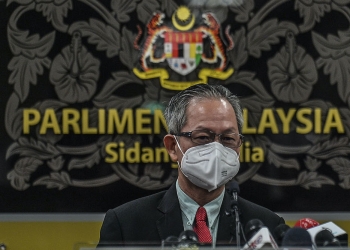 李文材：政府该为学生提供口罩