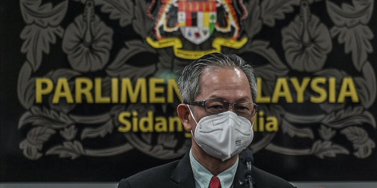 李文材:政府该为学生提供口罩