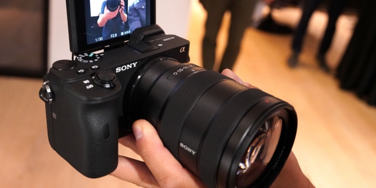 索尼相机可“转换”成电脑网络摄影头