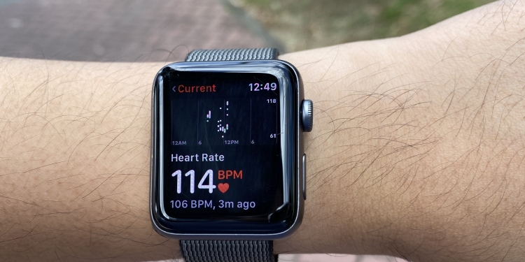 苹果或推出平价版Apple Watch SE