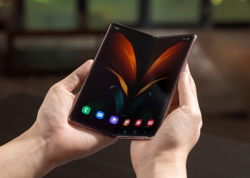 屏幕更大！三星发布折叠手机Galaxy Z Fold 2