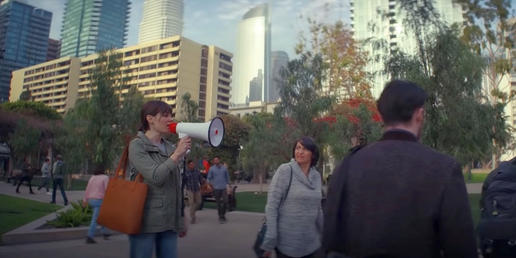 使用安全性低手机风险可大可小!苹果广告强调隐私保护