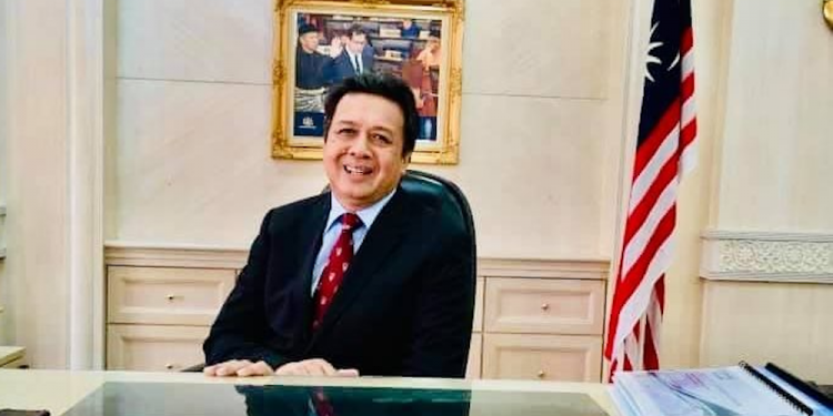 称薇薇奥娜造假遭网民炮轰 古达国会议员随后删帖