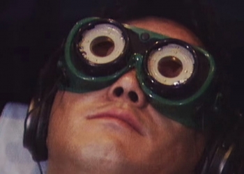 脸书与Ray-Ban合作 明年推出智能眼镜