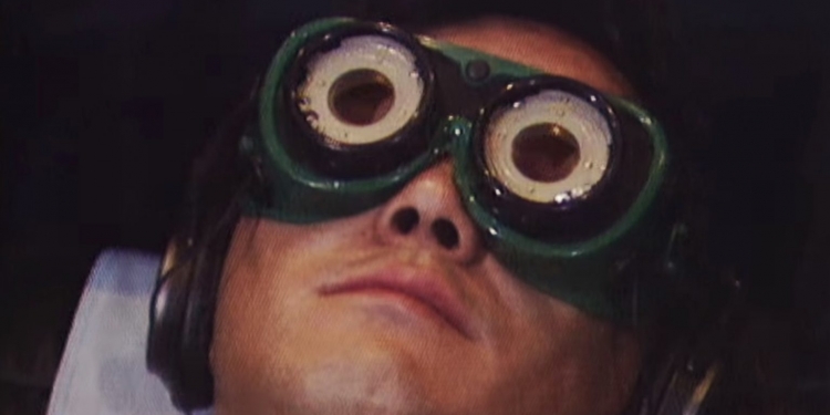 脸书与Ray-Ban合作 明年推出智能眼镜