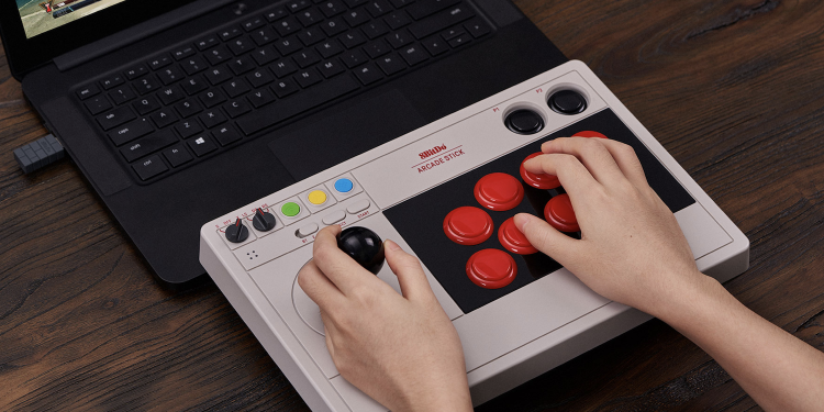 八位堂发布无线街机摇杆 支持任天堂Switch和PC