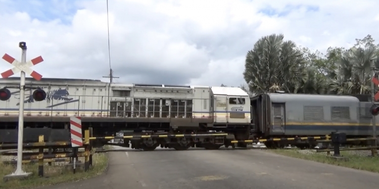 提醒用户小心火车！Waze推出铁路交叉口警报功能