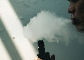 2021财案：明年起电子烟和水烟 征税10％