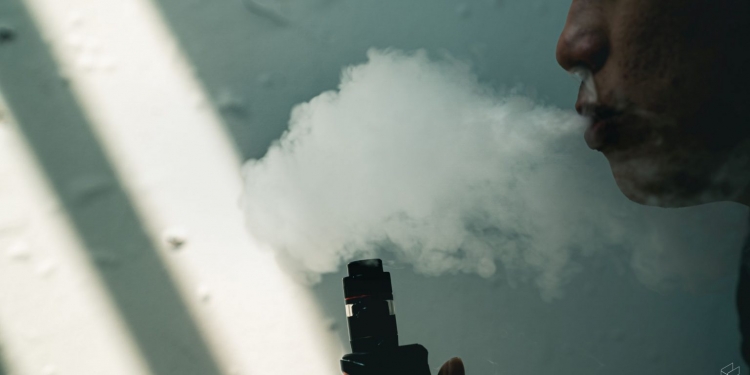 2021财案：明年起电子烟和水烟 征税10％