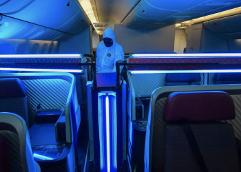 医生警告紫外线灯会造成角膜炎