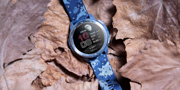 送无线耳机价值RM299! Honor Watch GS Pro推出迷彩蓝色