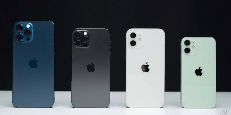 Lazada 12.12促销！买iPhone 12送USB-C充电器