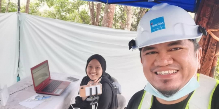 丹州女生登山露营连线 Celcom建4G通讯塔改善信号