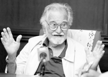 雪苏丹御准 大学路易名皇家教授翁姑阿兹路!