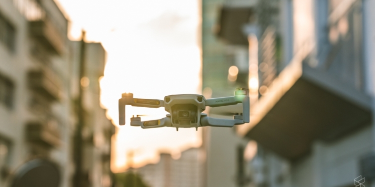 民航局提醒：使用无人机需申请！