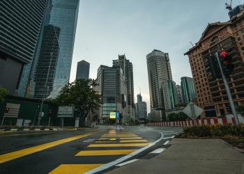 疫情期间使用量激增 “封锁”成《柯林斯词典》2020年度词汇!