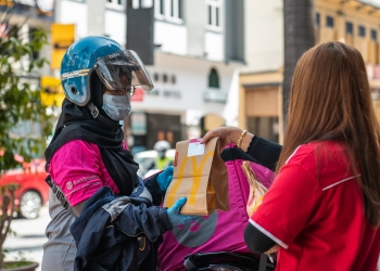 无需再赶着打包晚餐！MCO区食肆可营业至10PM
