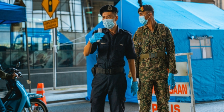 政府考虑收紧防疫SOP 防长:首相下周一宣布