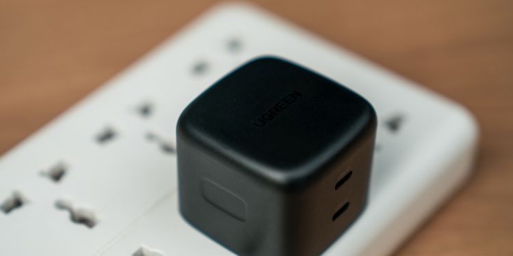 仅RM77！Lazada限时促销Ugreen 2-port USB-C GaN充电器