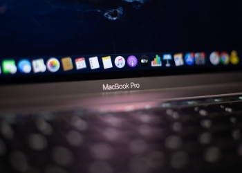 2016年MacBook Pro 13 屏幕背光灯有问题？苹果免费维修！