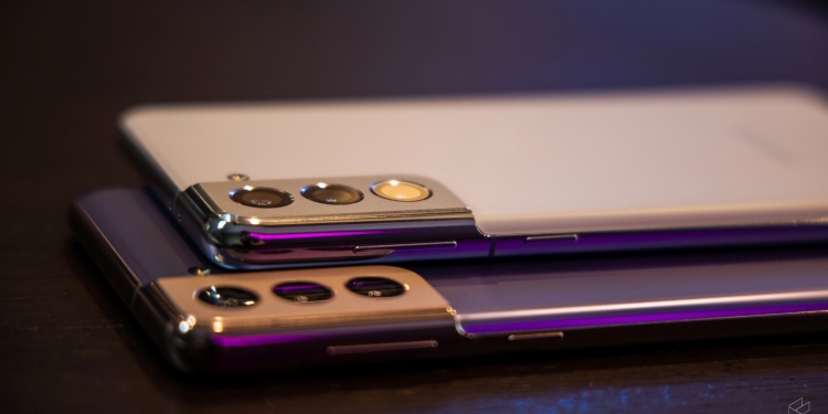 Galaxy S21采用塑料背盖 最易维修