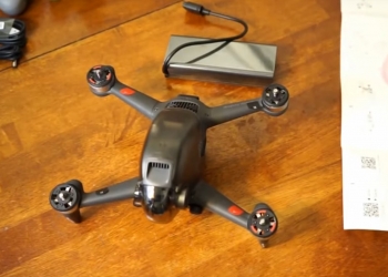 DJI FPV Combo开箱视频流出 预计3月发布！