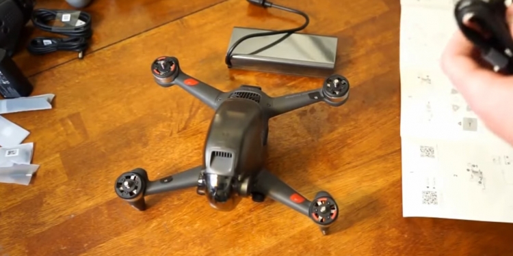 DJI FPV Combo开箱视频流出 预计3月发布！