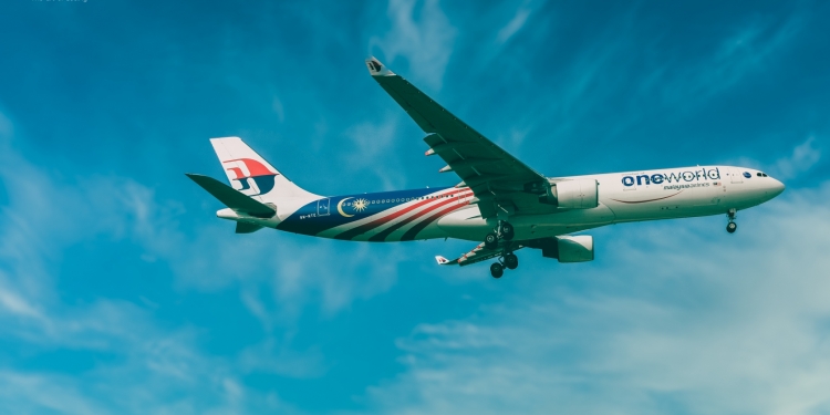 寰宇一家联盟是否隶属光明会和新世界秩序组织?