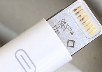 苹果lightning数据线原设计没考虑双面可用吗？