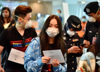 在等世卫新指南！凯里：未打满两剂疫苗回国者仍需强制隔离