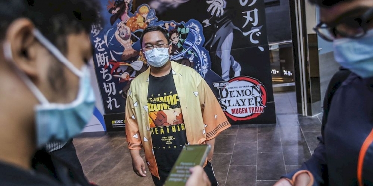 戏院重开影迷迫不及待!《鬼灭之刃:无限列车篇》首日票房售罄