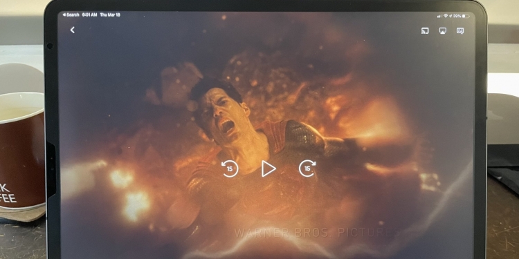 用12.9寸iPad Pro看《查克史奈德之正义联盟》更享受