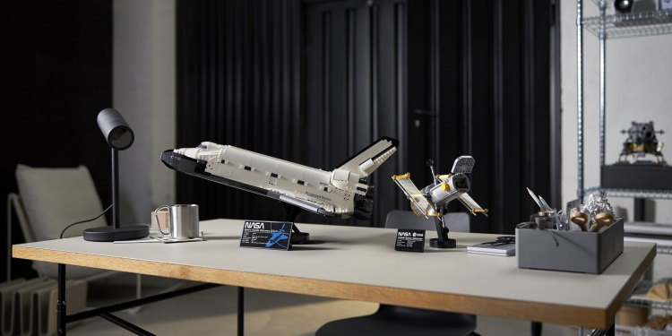 庆祝升空40周年！乐高联手NASA推超细致太空梭积木模型