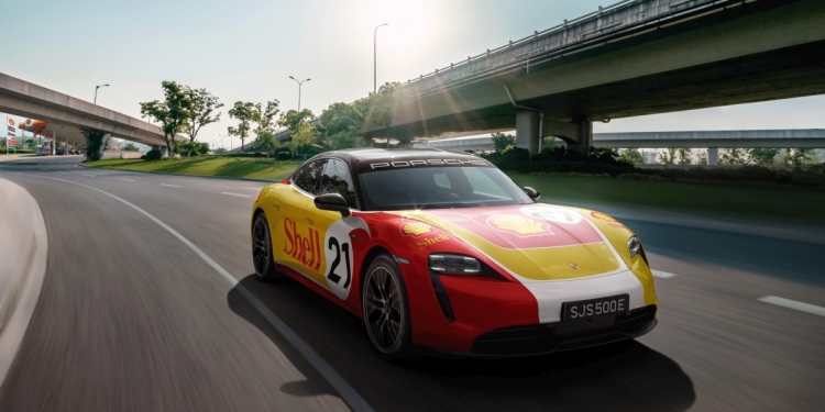 保时捷与蚬壳合作 6油站设电动车充电点