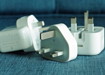 苹果不附充电器 可省将近100万公吨珍贵资源