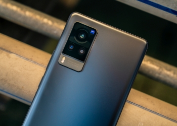 一批Y20在机场起火！香港货运航空暂禁运VIVO手机