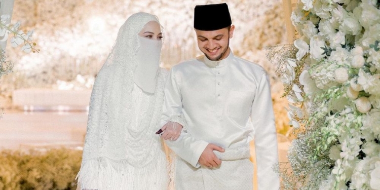 违反防疫SOP 妮罗花夫妇及家属接获6万令吉罚单