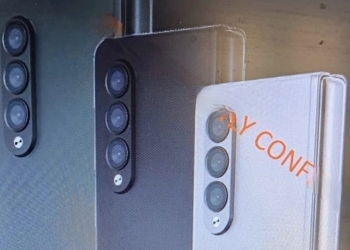 三星Galaxy Z Fold 3图像泄露 或采用屏下摄像镜头