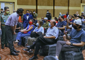 新冠疫苗不足！凯里：第三阶段接种计划恐推迟