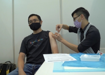 次轮阿斯利康疫苗接种预约23日起开放！凯里：先给60岁以上