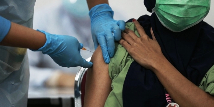 想知道预约接种阿斯利康疫苗的日期和地点? 看这里!