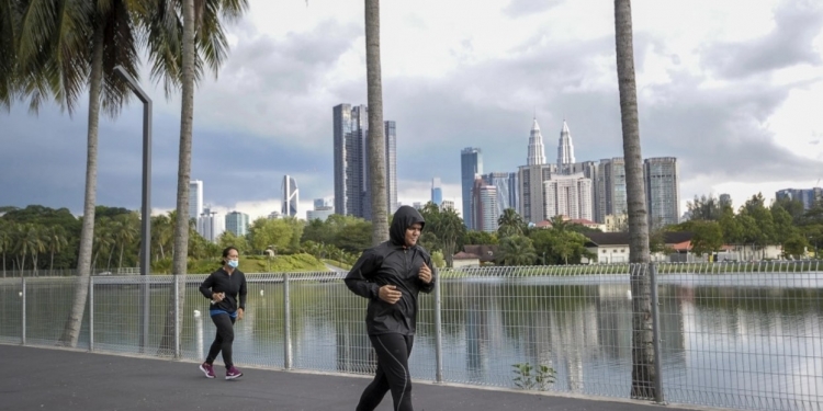 MCO区SOP U转！青体部：可进行无肢体接触运动