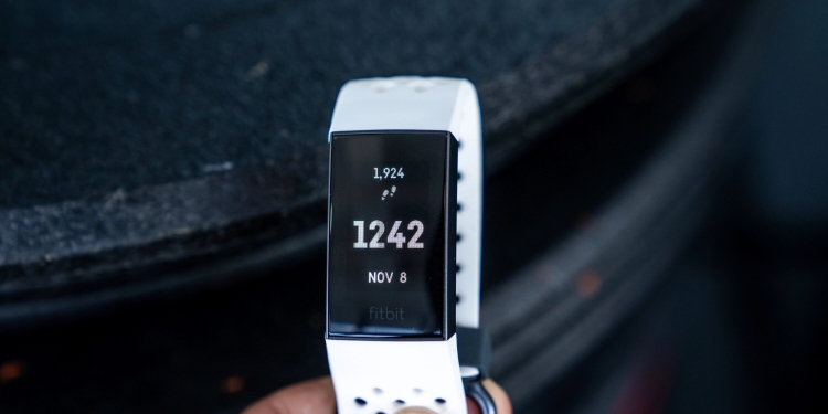 Fitbit或将推出监测打鼾功能